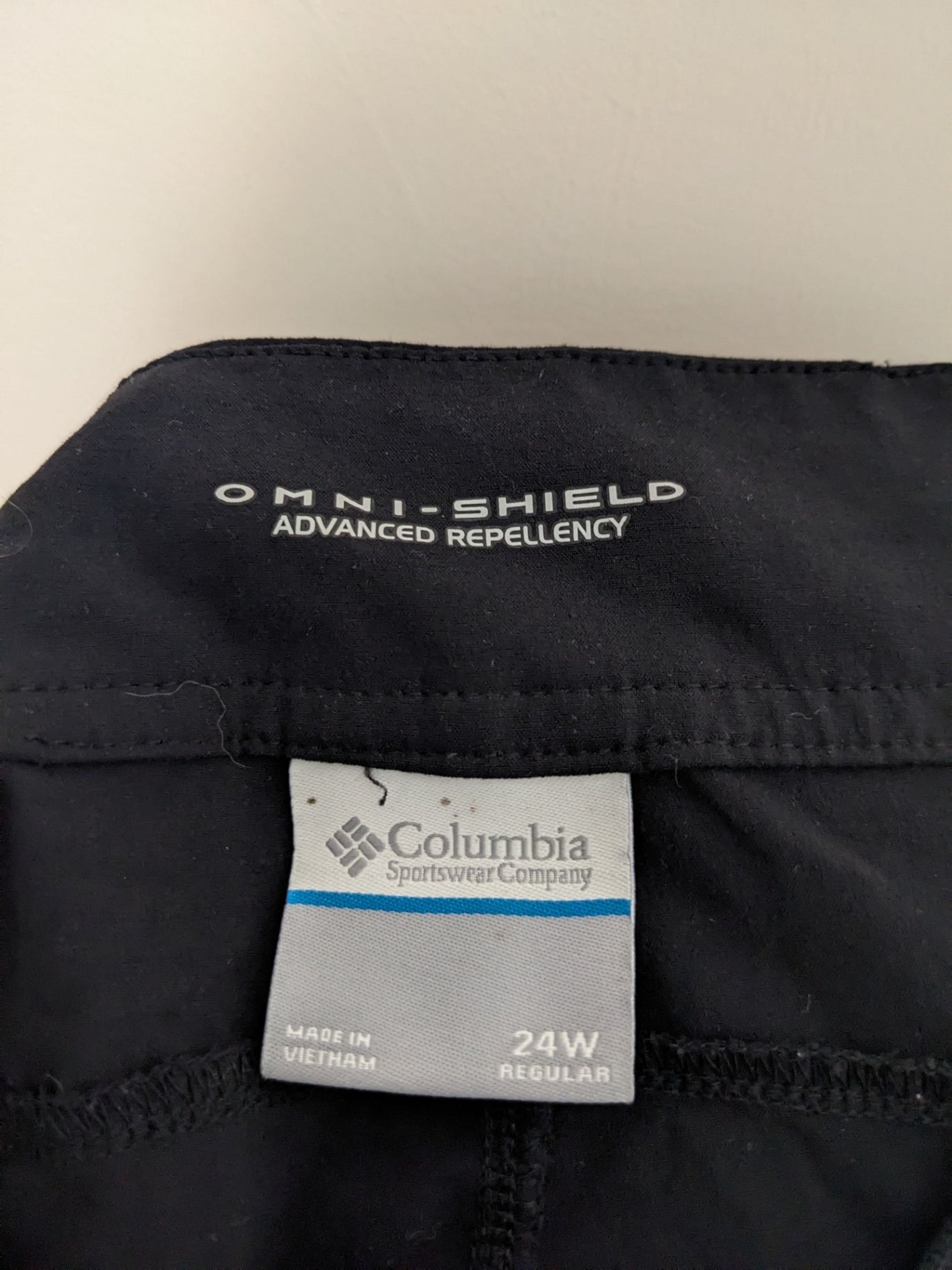 Columbia omni-shield pants - 24