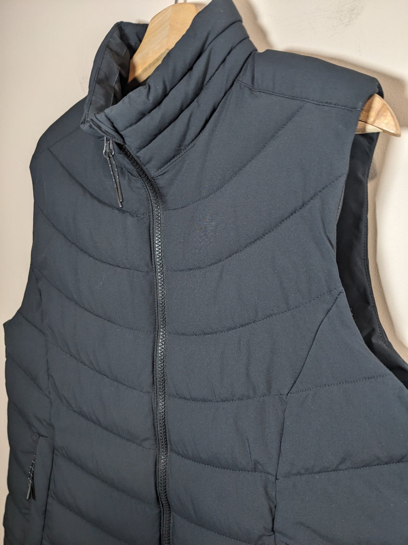 Windriver Black Puffer Vest- M