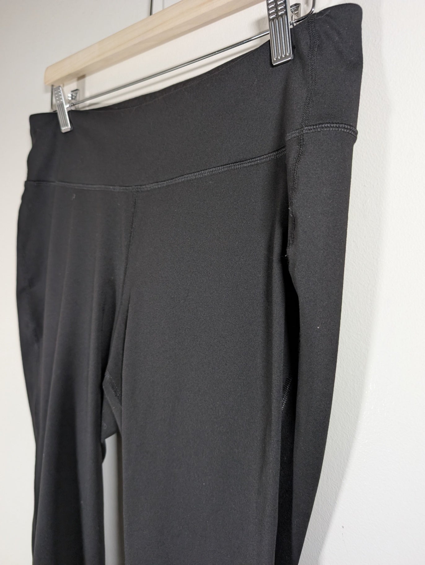 Old Navy black crop leggings - XL