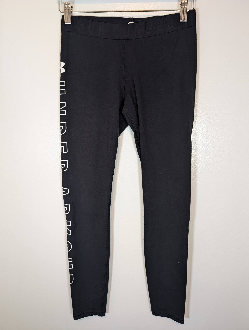 Under armour logo leggings - appears small