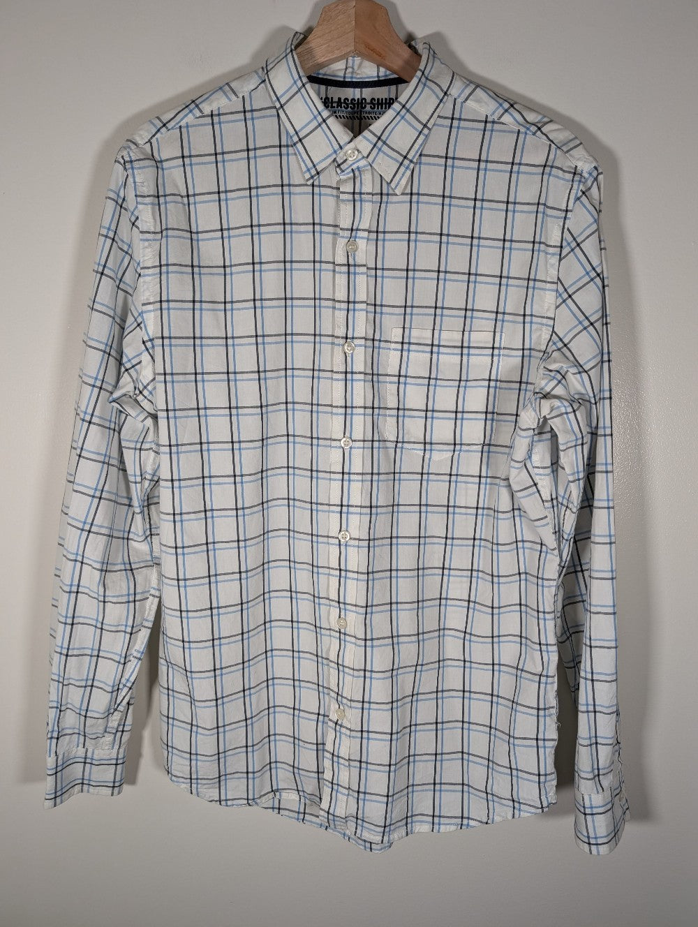 Old Navy classic slim fit dress shirt - Men's Medium
