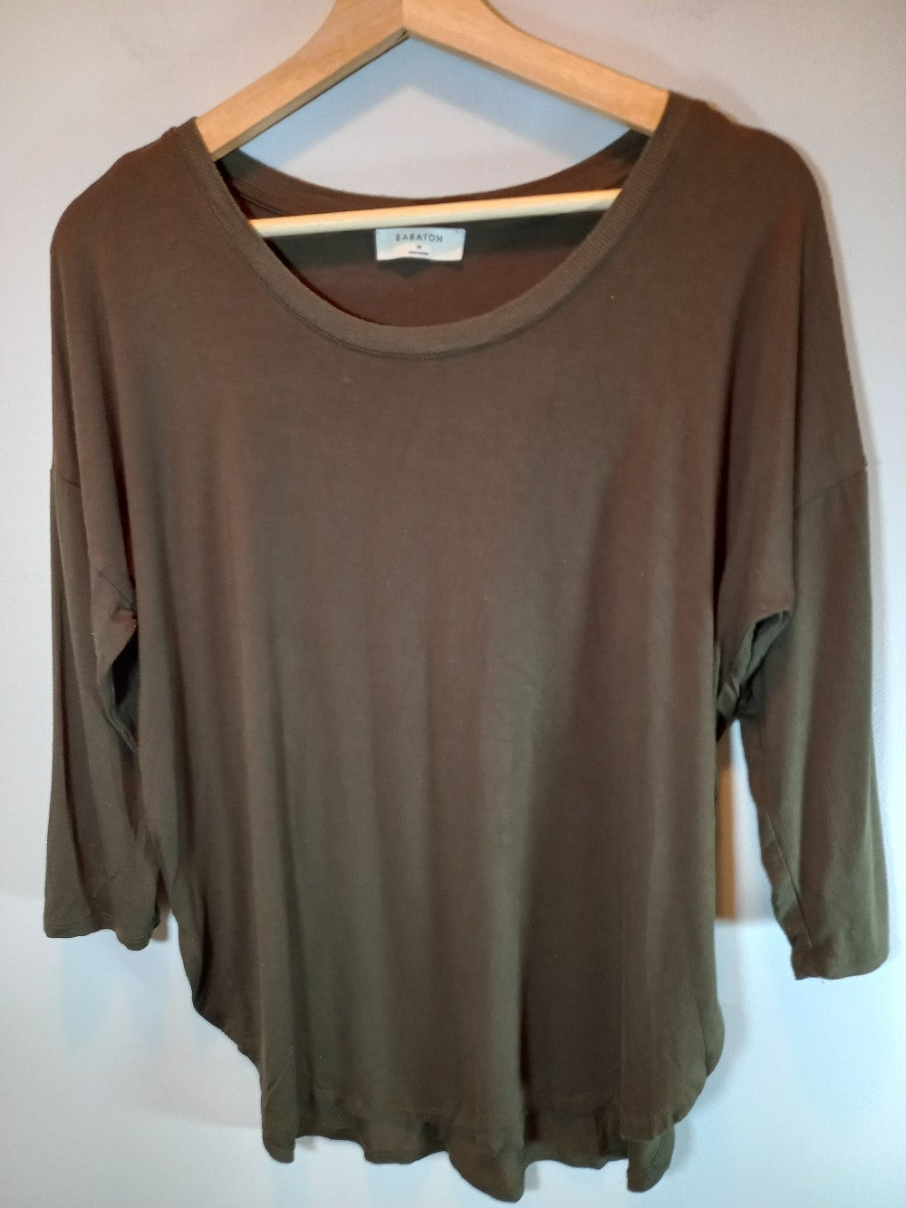 Babaton 3/4 sleeve olive shirt - Medium