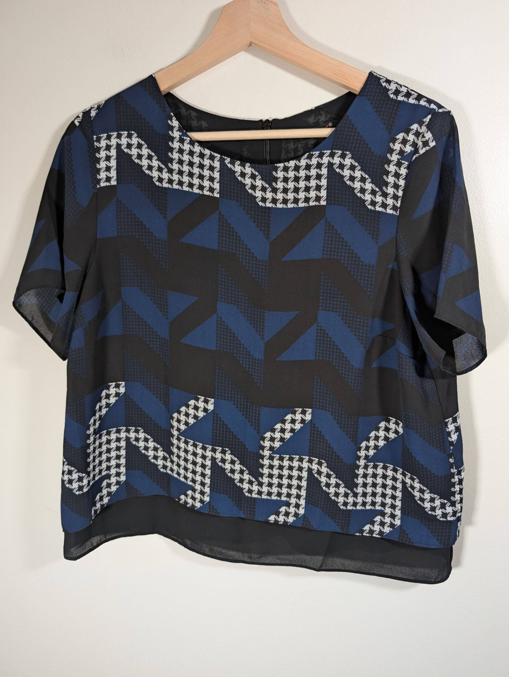Dex Geometric Blouse - Medium