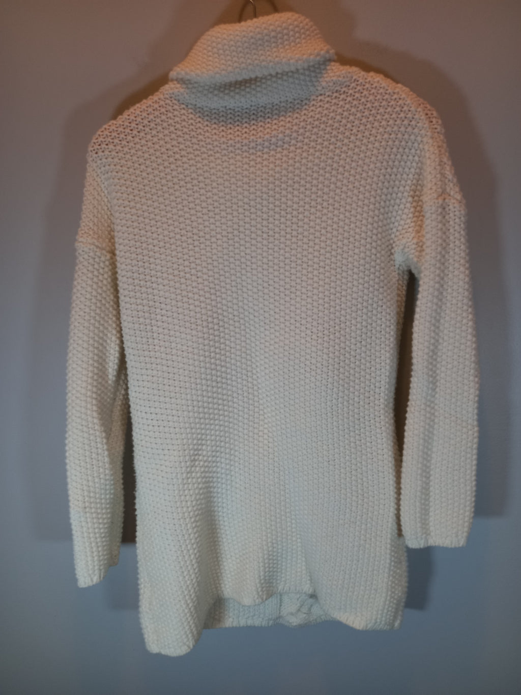 Ricki's turtleneck sweater - Medium (Minor Flaw)