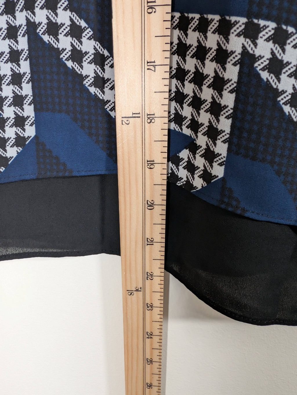 Dex Geometric Blouse - Medium