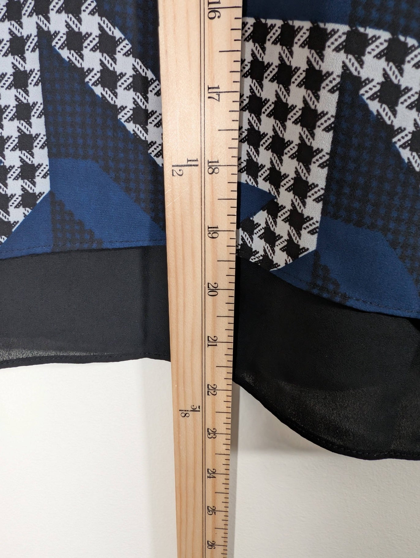 Dex Geometric Blouse - Medium