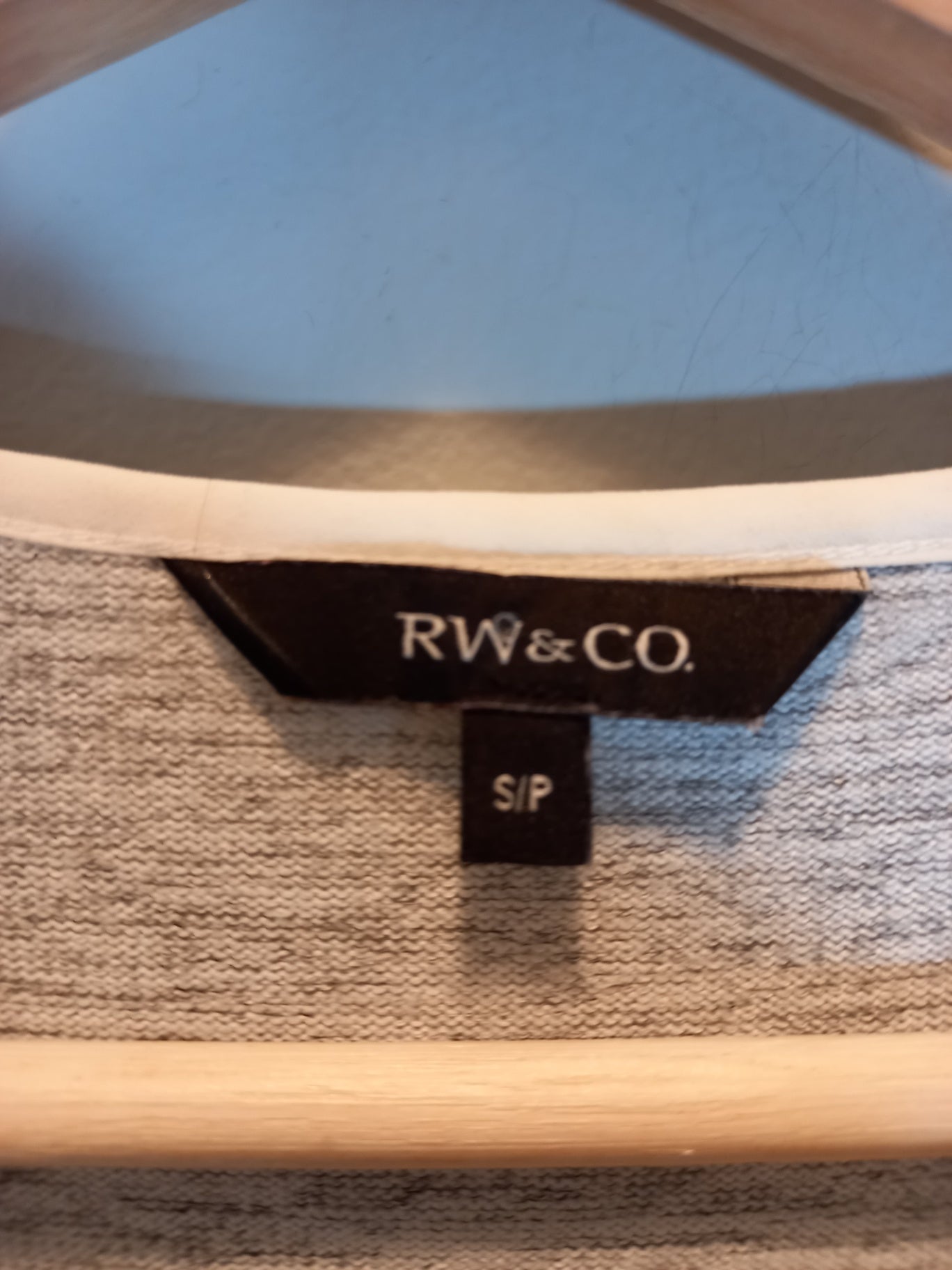 RW&Co. grey sweater - Small