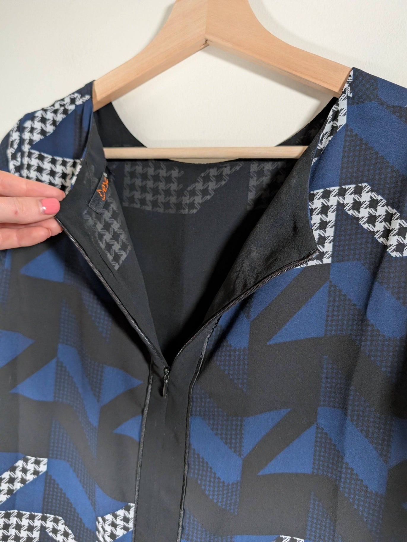 Dex Geometric Blouse - Medium