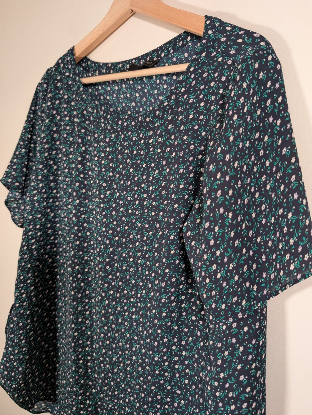 Banana Republic Floral Blouse - Large