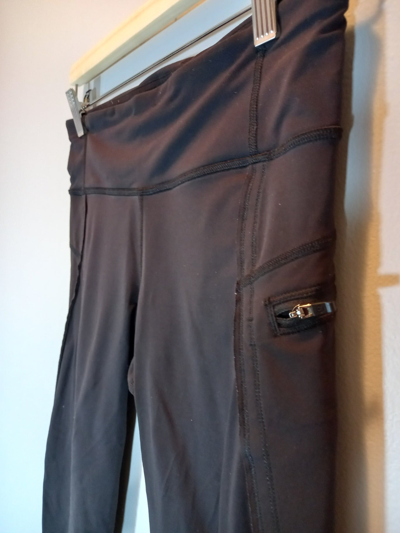 Lululemon black crop leggings - SZ 6