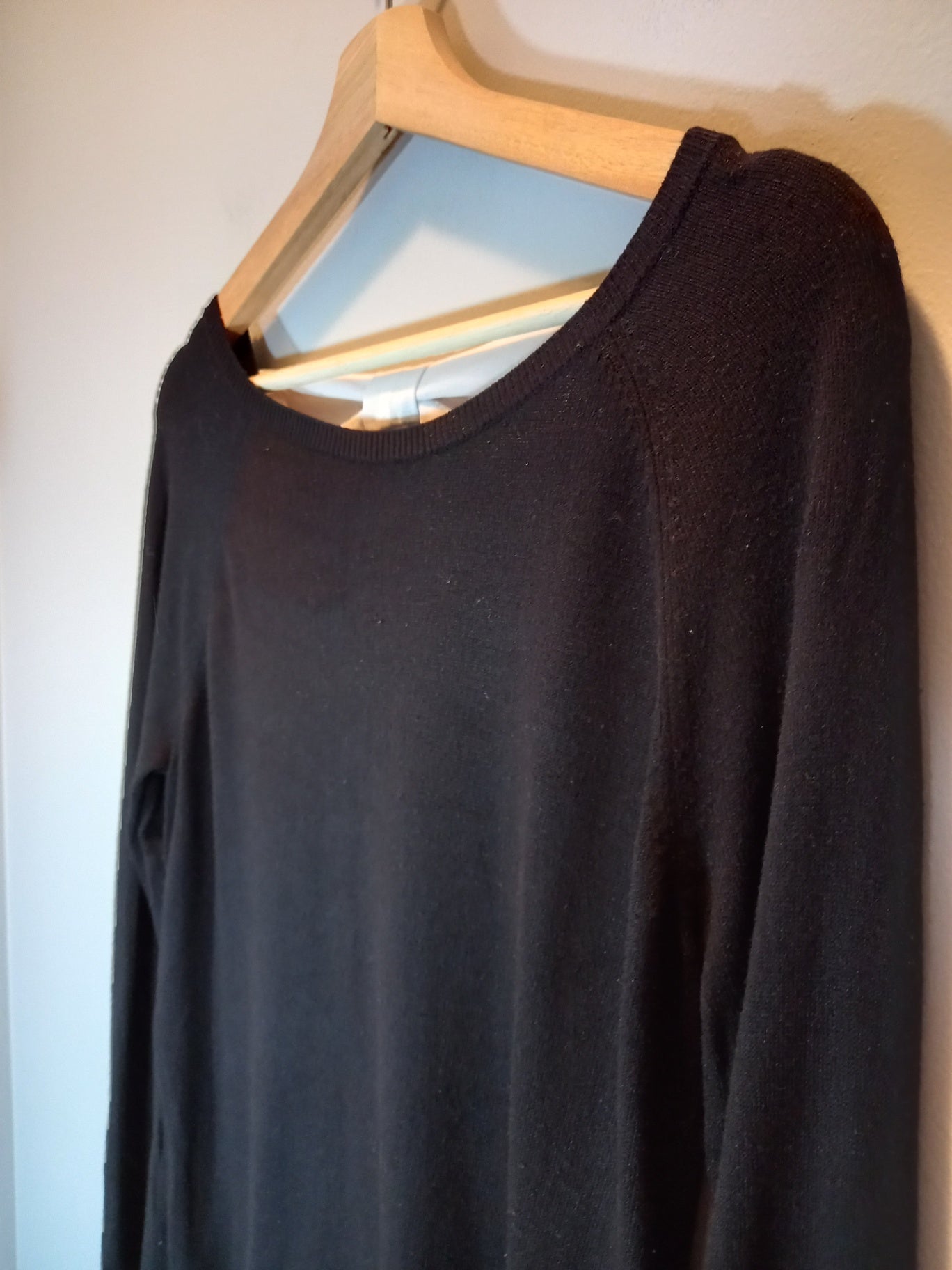 Ricki's black bow sweater - Medium
