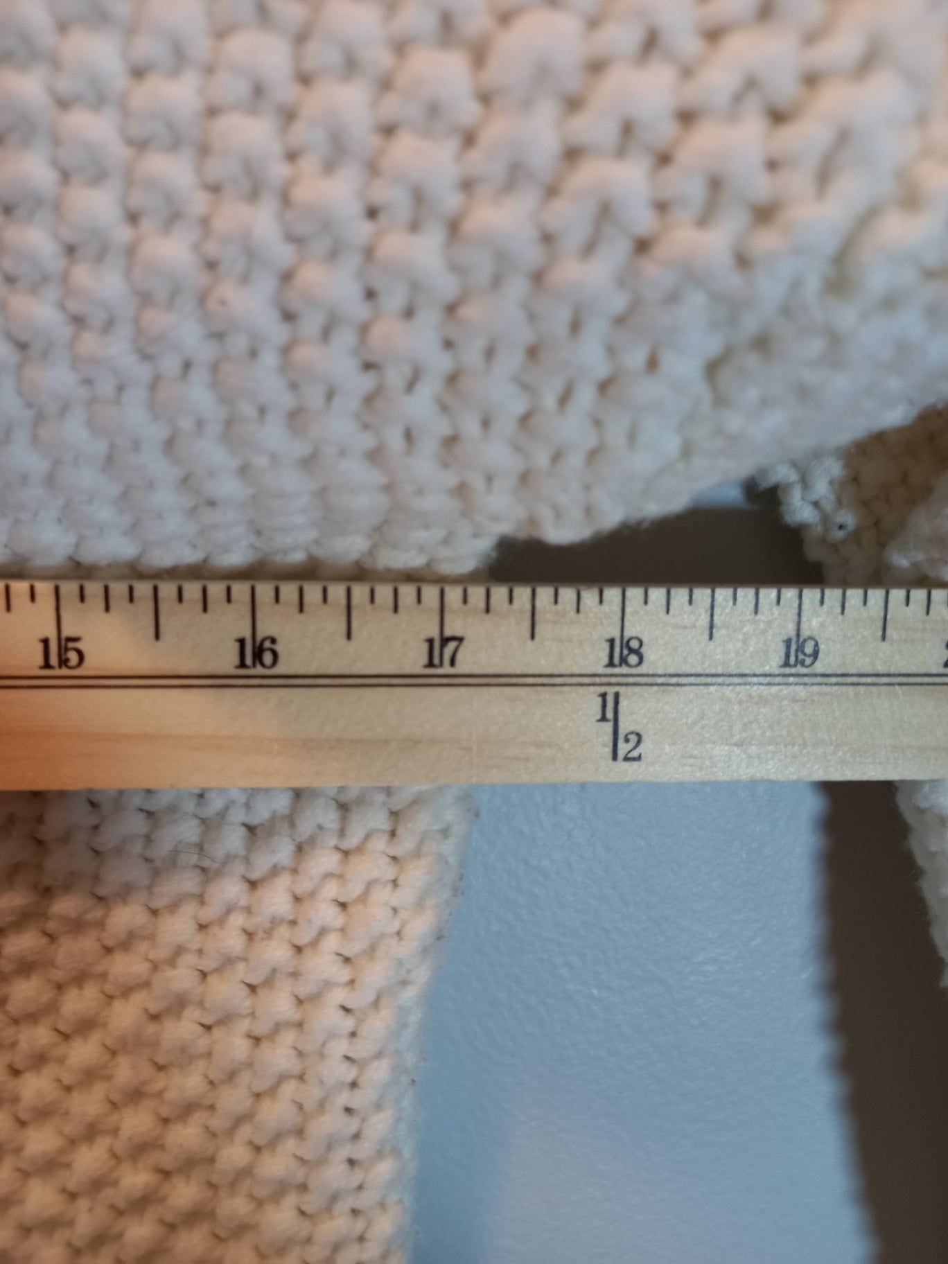 Ricki's turtleneck sweater - Medium (Minor Flaw)