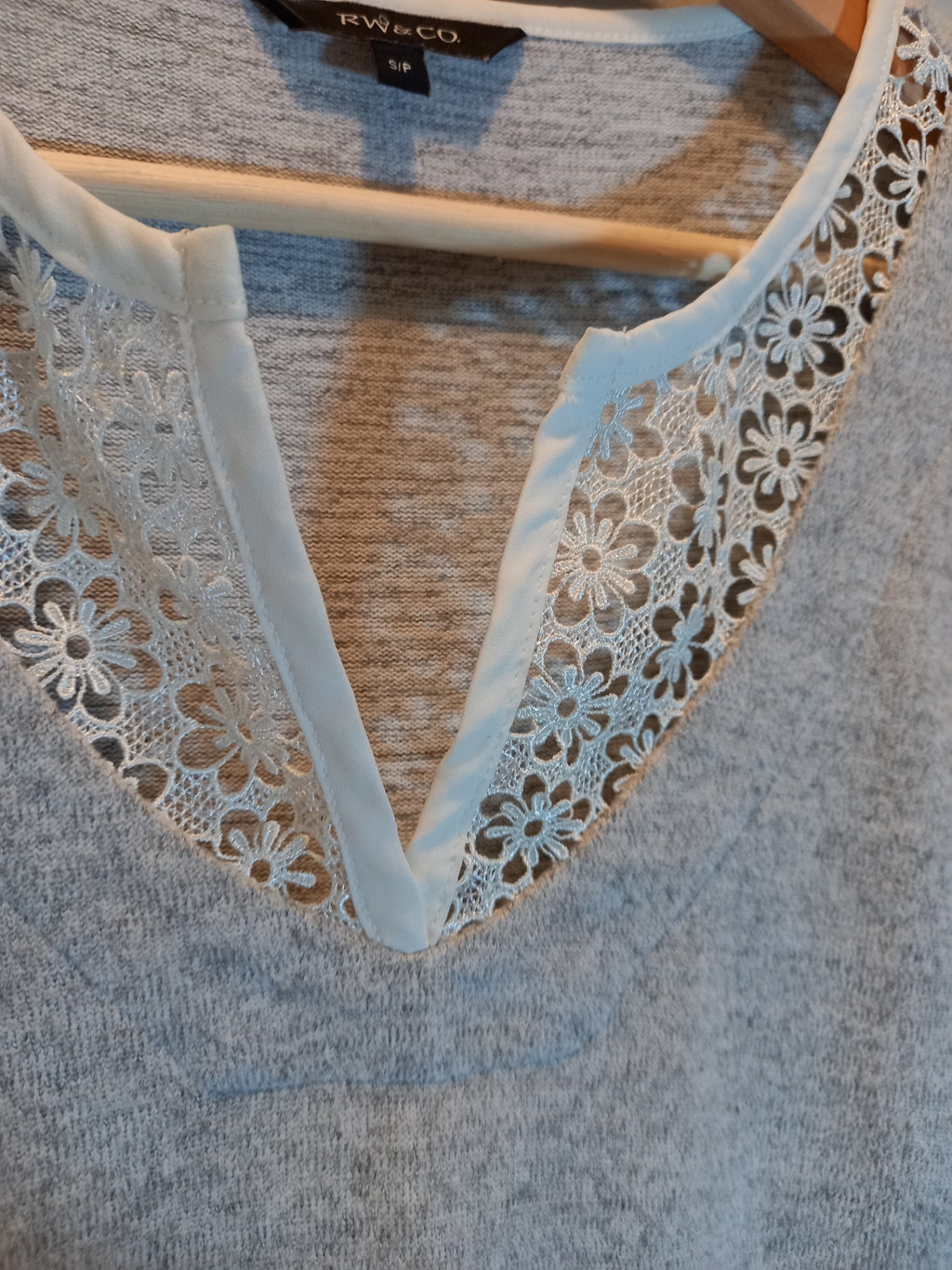 RW&Co. grey sweater - Small