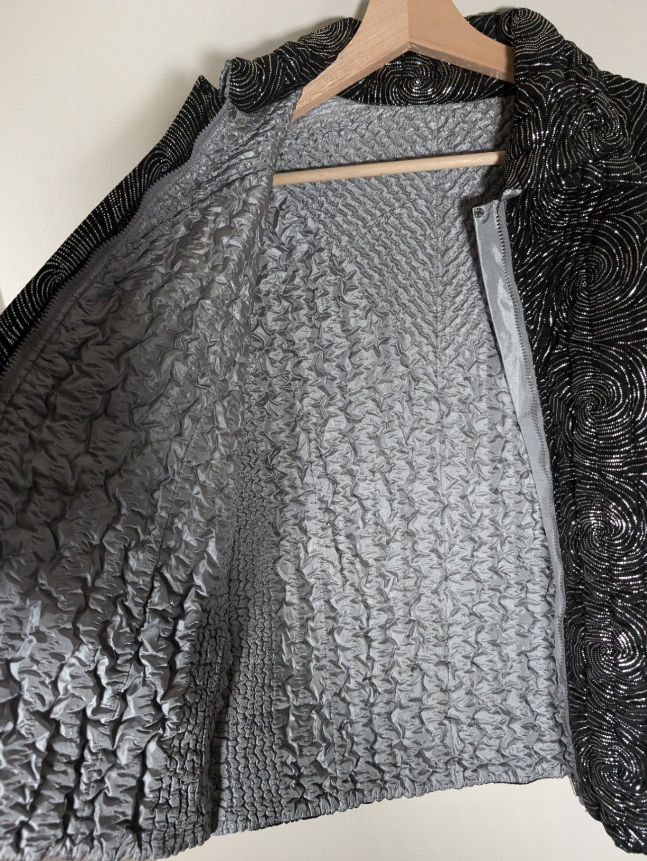 Ubu Swirl Crinkle Jacket - appears Medium