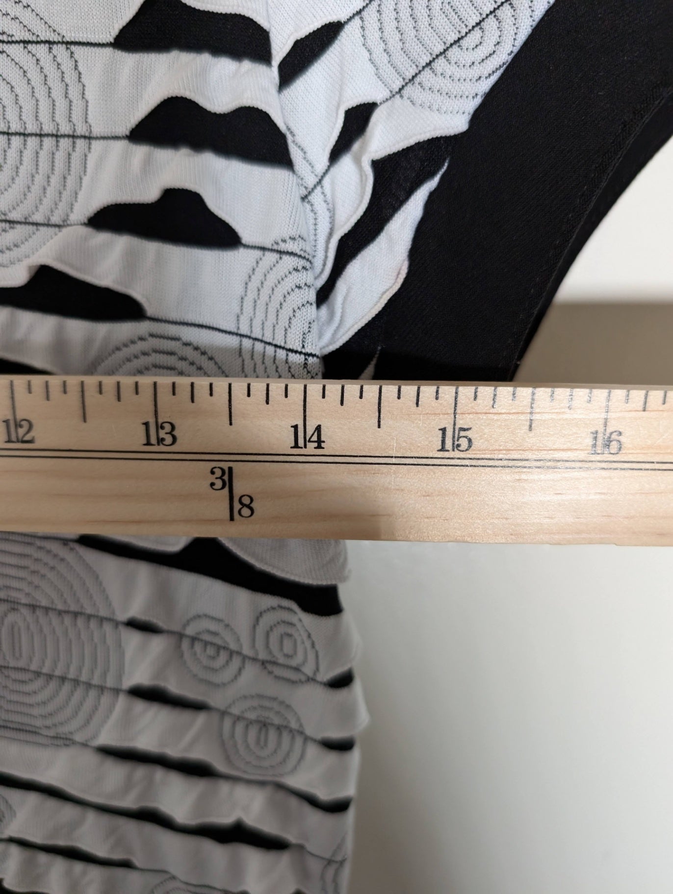 Joseph Ribkoff Black/White Blouse - SZ 6