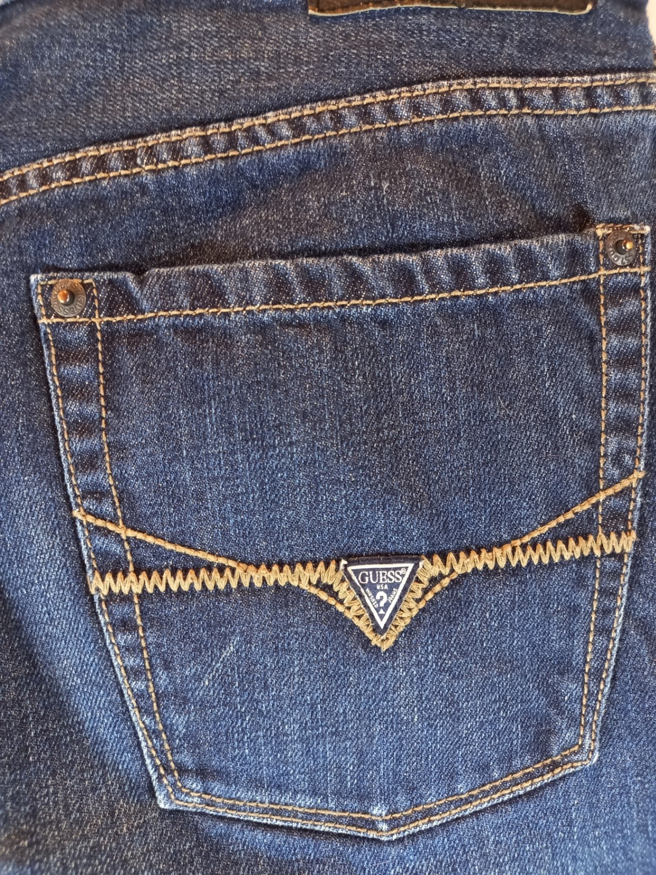 Guess dark wash jeans - SZ 32