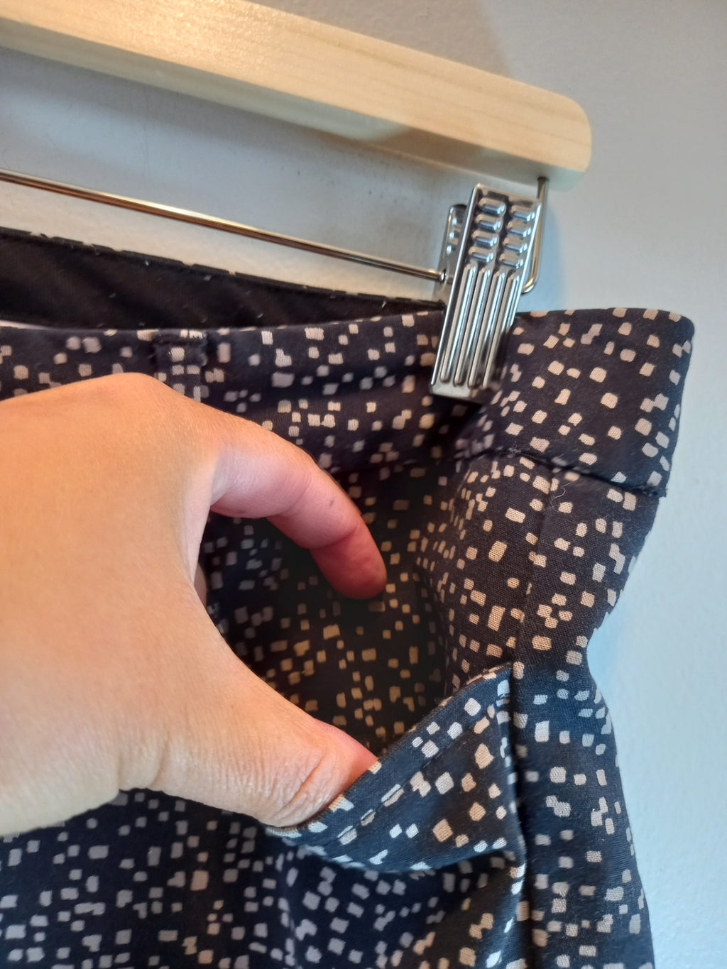Banana Republic sloan black & tan pants - SZ 8