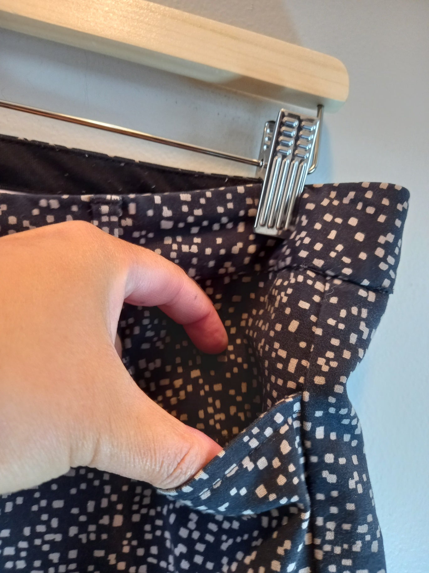 Banana Republic sloan black & tan pants - SZ 8