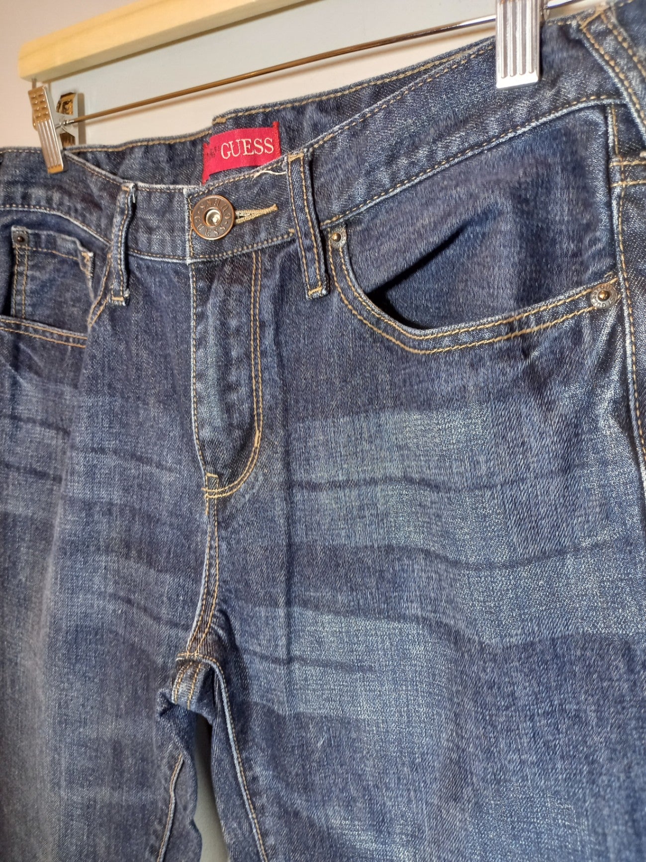 Guess dark wash jeans - SZ 32