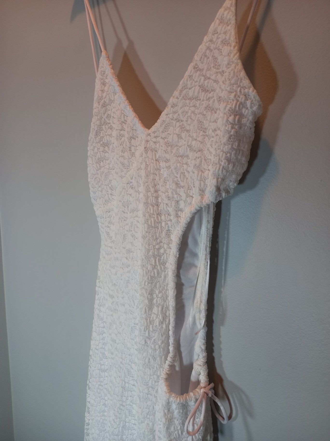 NWT Stradivarius white lace maxi dress - Small (Minor flaw)