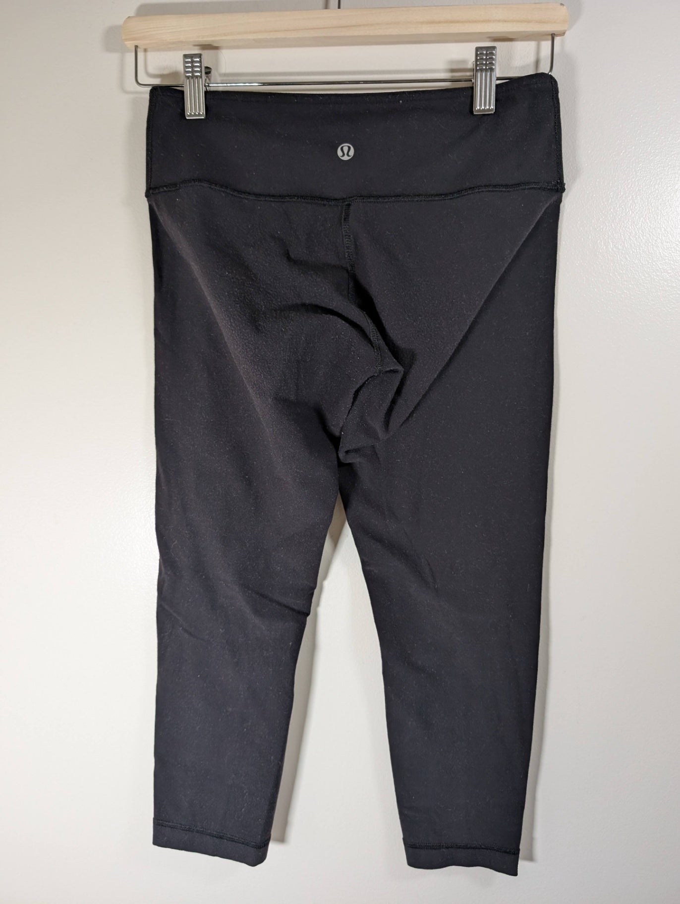 Lululemon black crop leggings - SZ 6