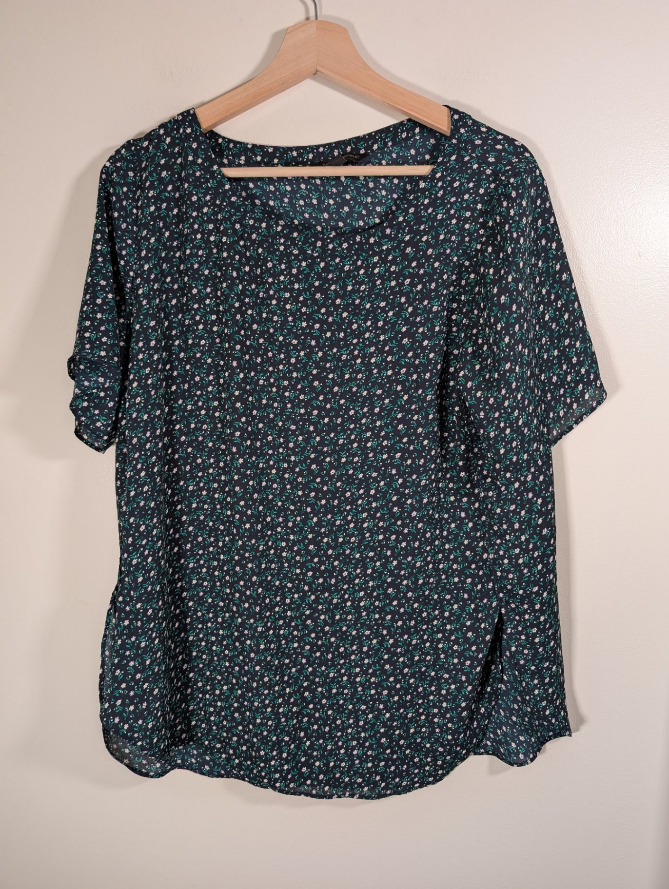 Banana Republic Floral Blouse - Large