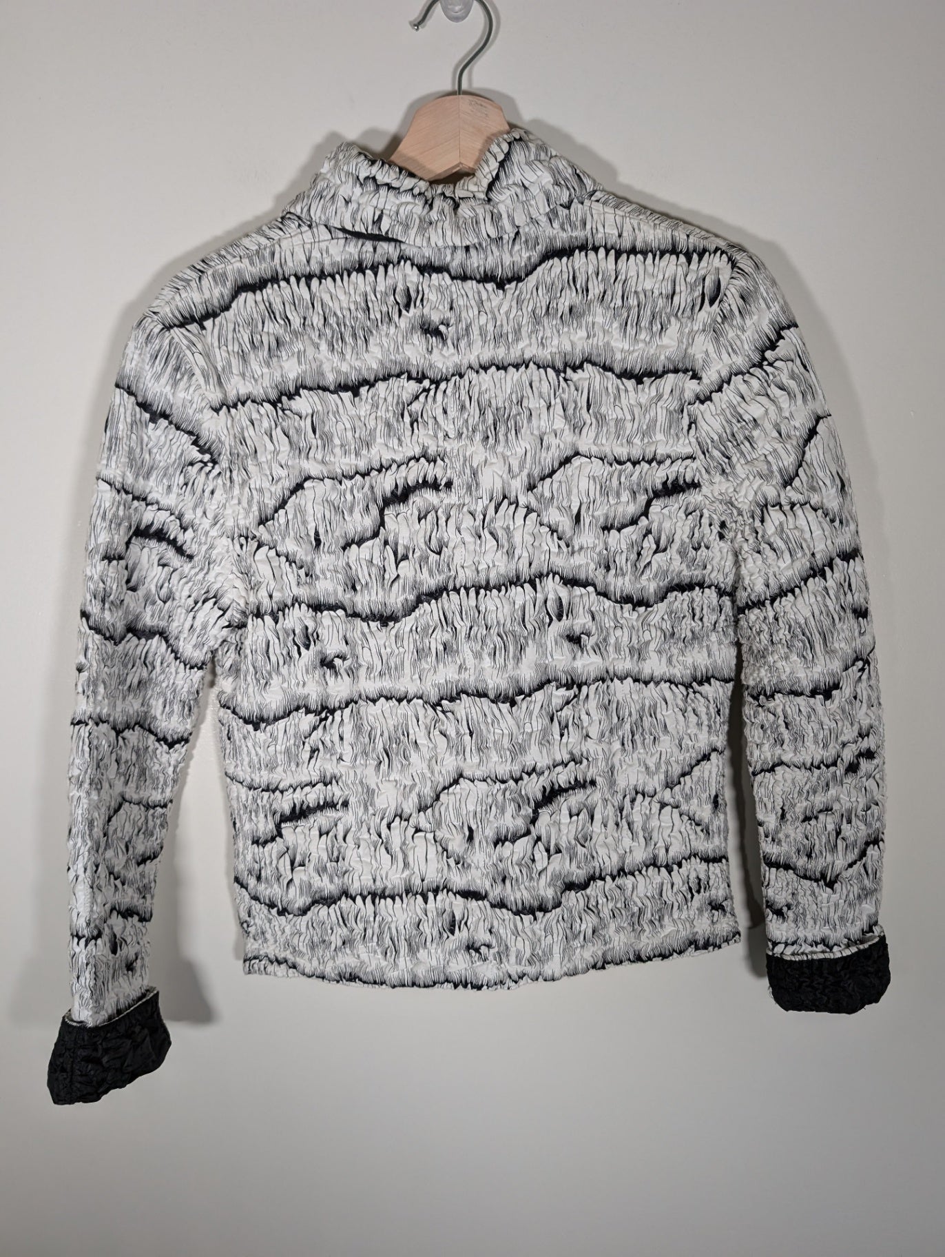 Ubu White Crinkle Jacket - appears Medium (staining)