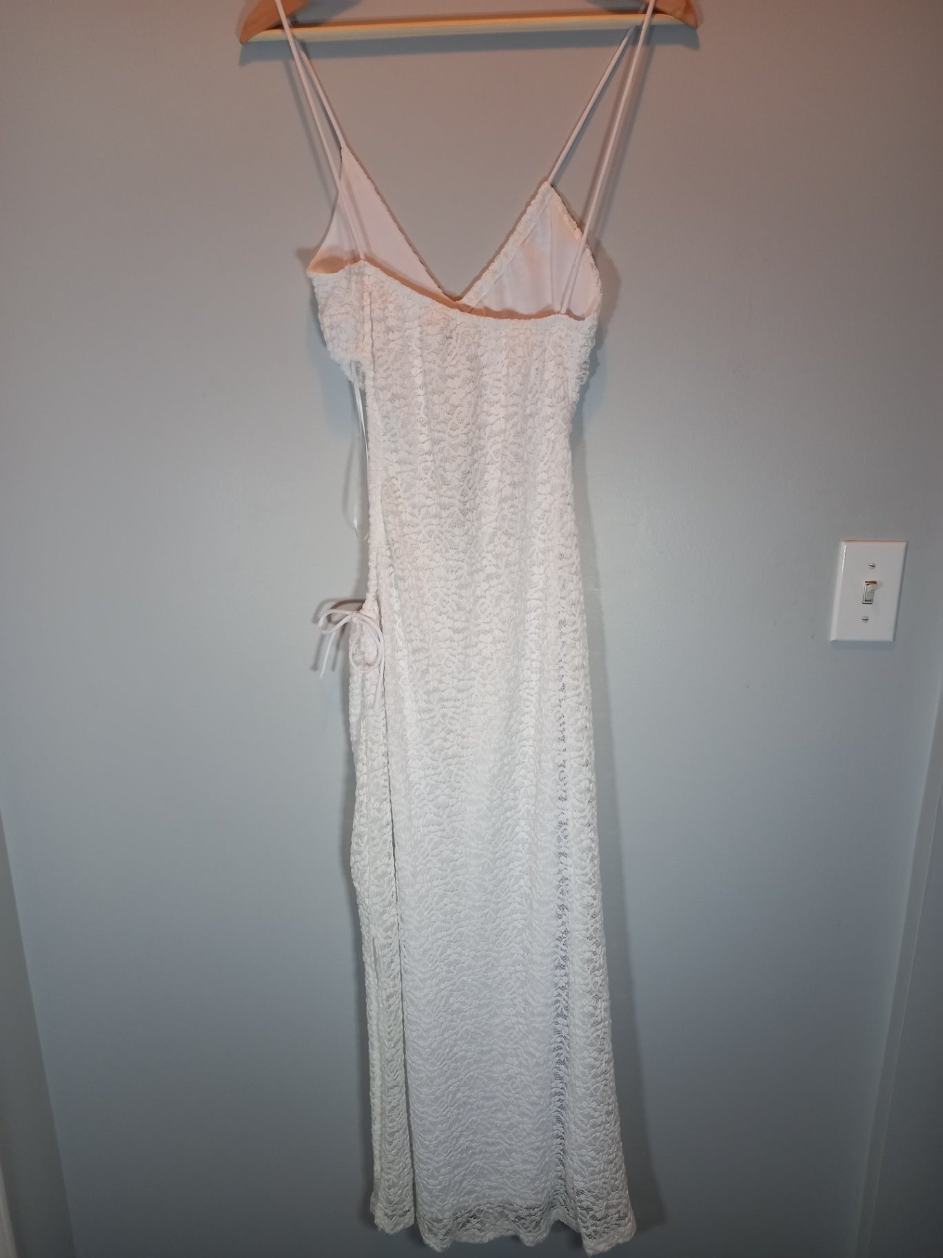 NWT Stradivarius white lace maxi dress - Small (Minor flaw)
