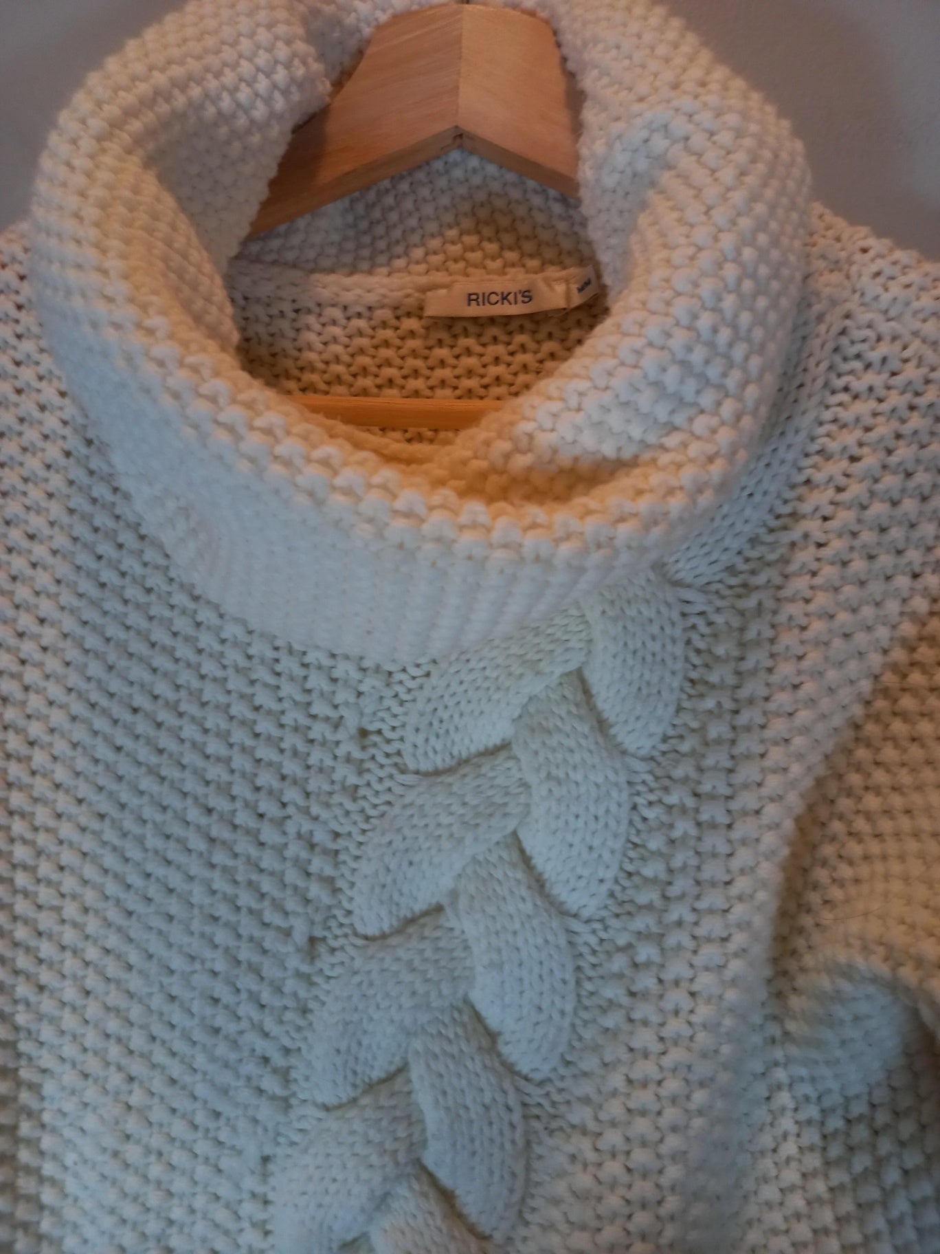 Ricki's turtleneck sweater - Medium (Minor Flaw)
