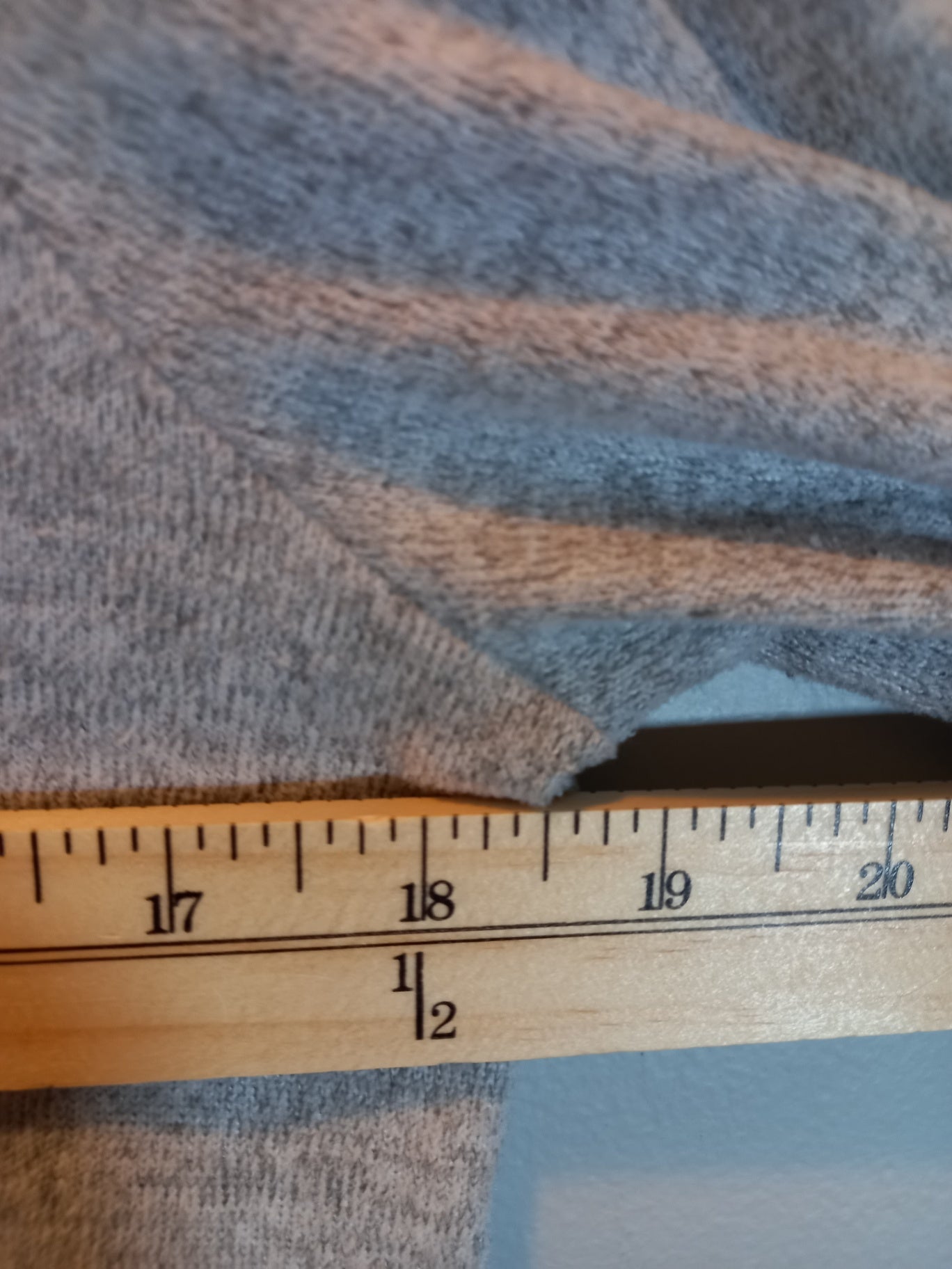 RW&Co. grey sweater - Small