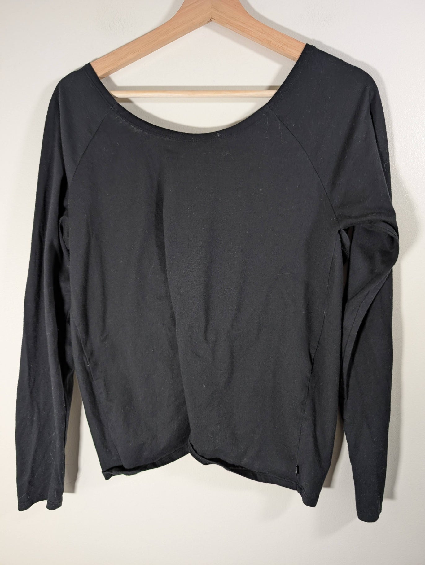 Fabletics twist long-sleeve - appears medium