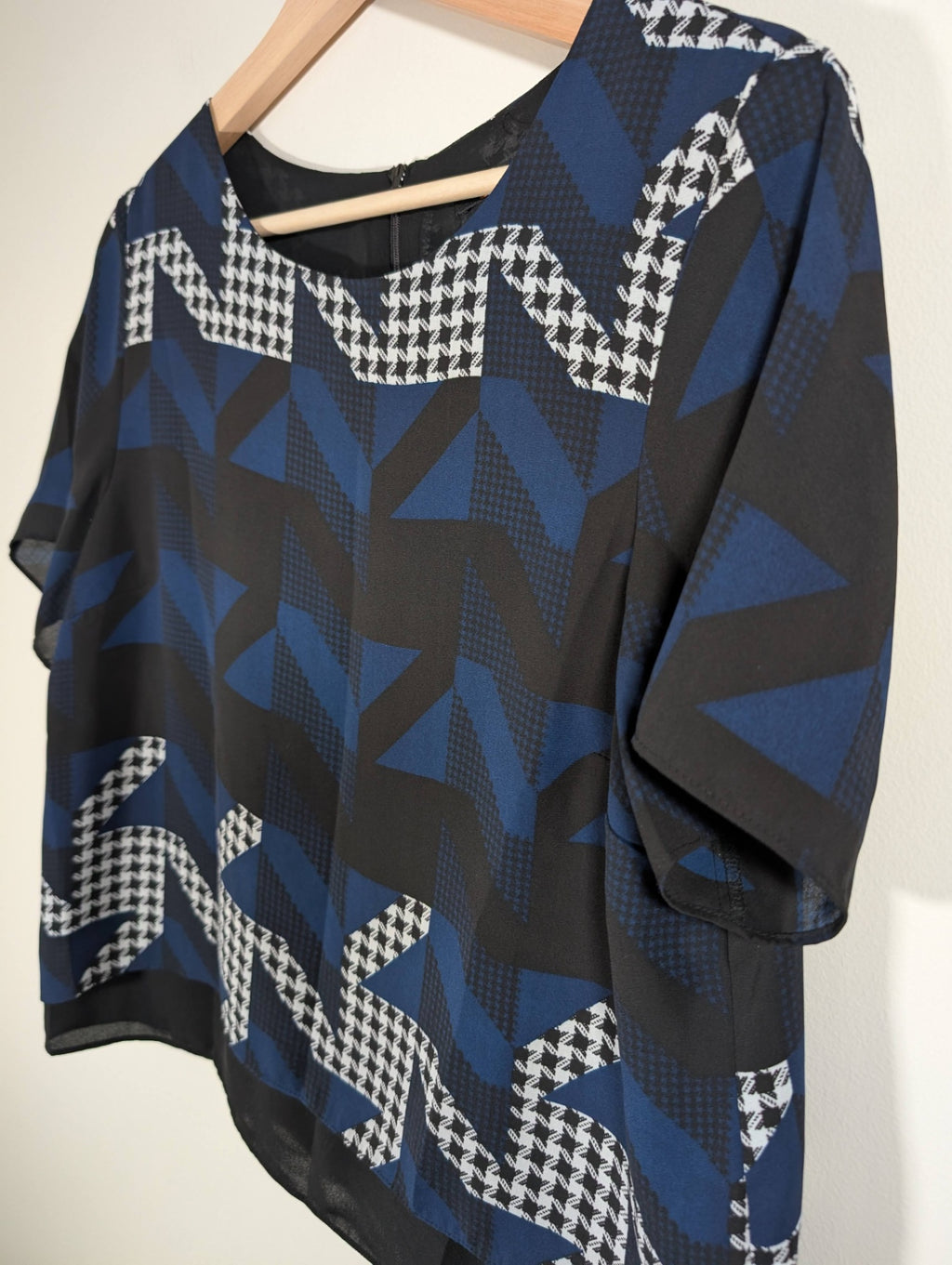 Dex Geometric Blouse - Medium