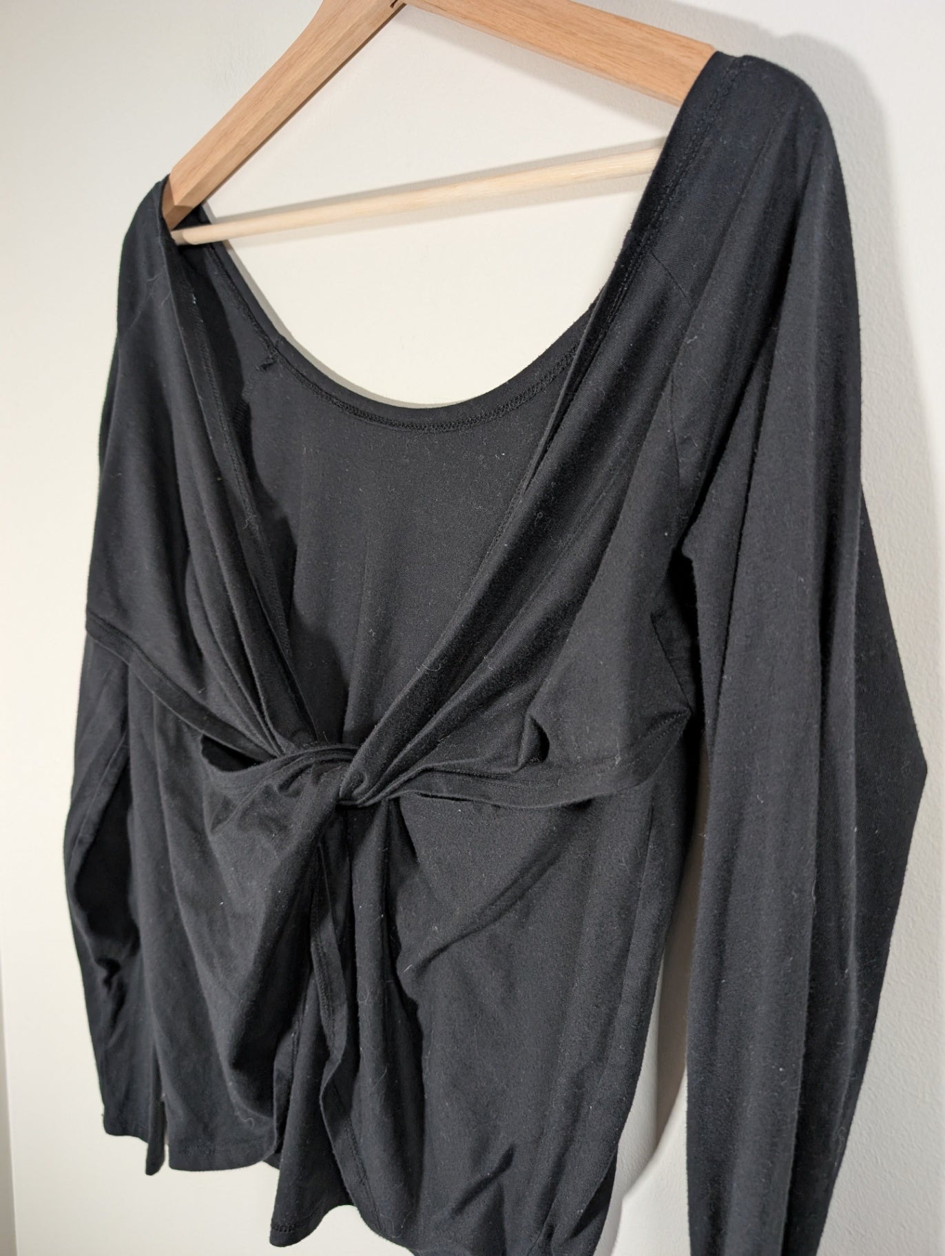 Fabletics twist long-sleeve - appears medium