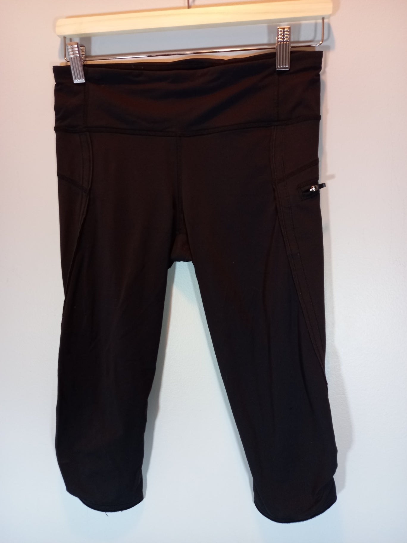 Lululemon black crop leggings - SZ 6