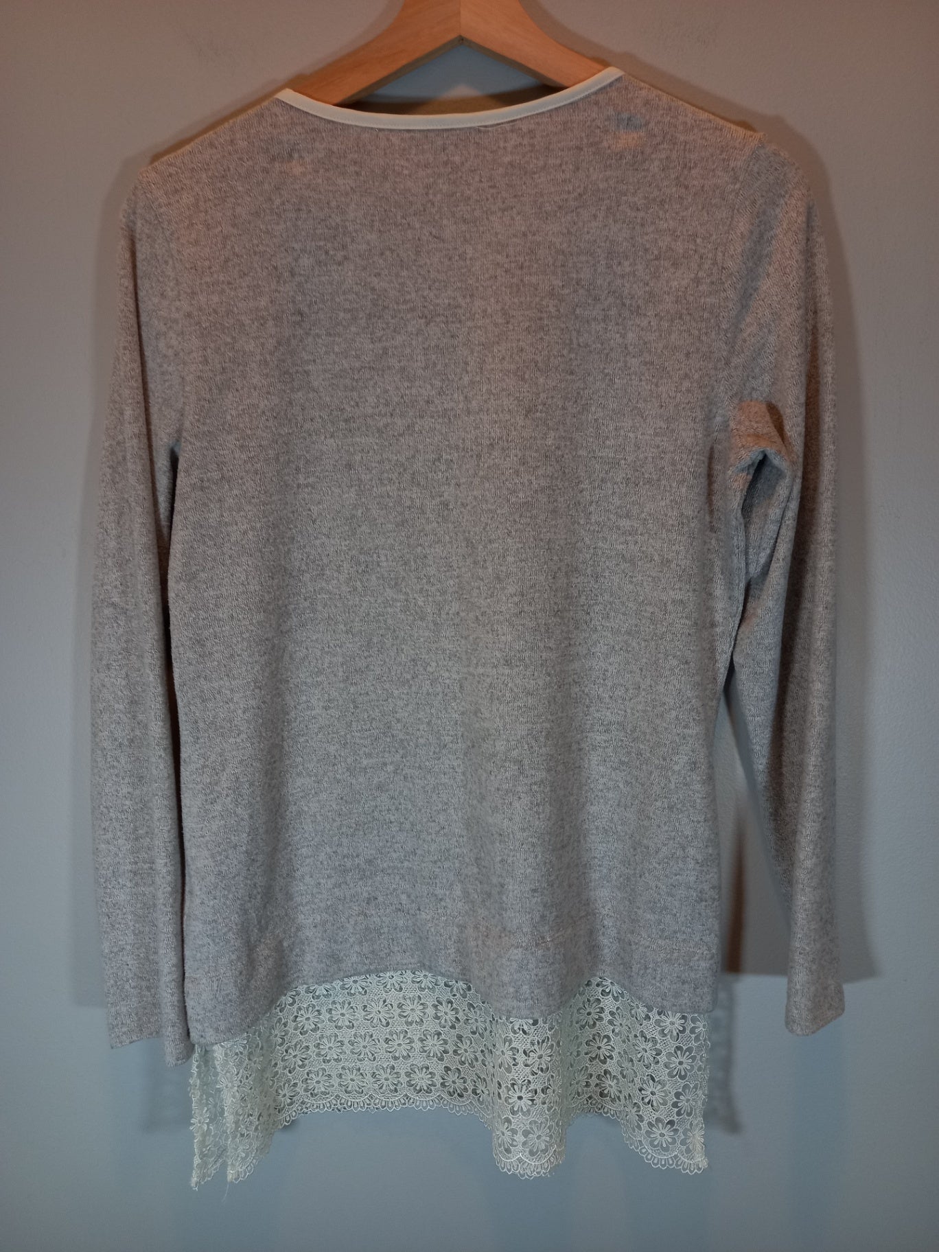 RW&Co. grey sweater - Small