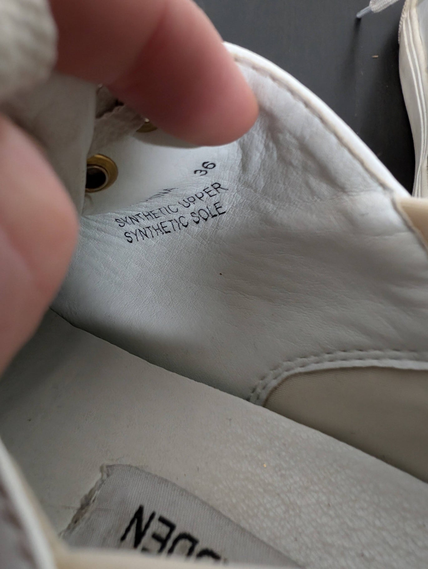 Steven Madden white/gold sneaker - SZ 36 (Minor Flaw)