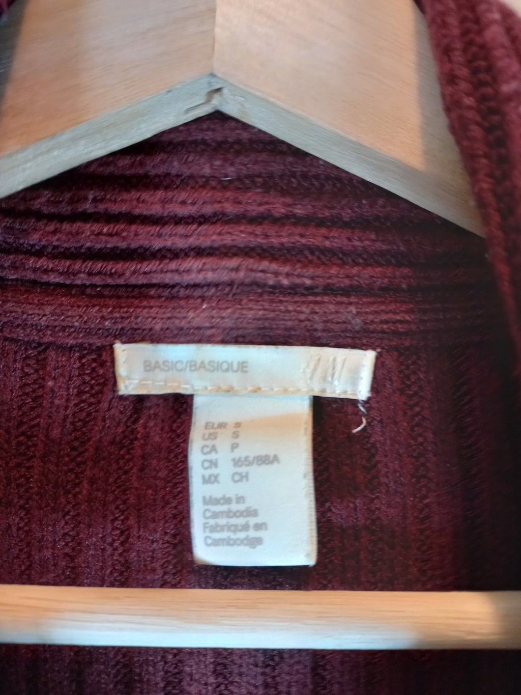 H&M maroon cardigan - Small (Minor Flaw)