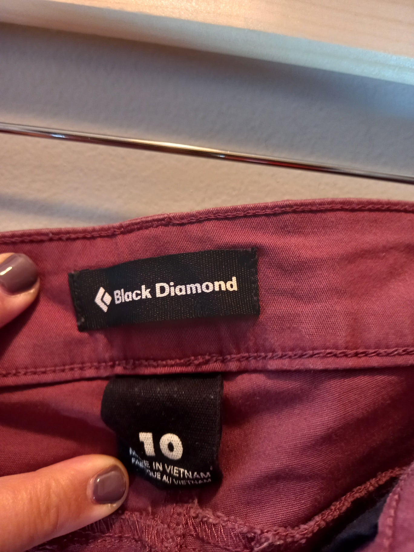 Black Diamond maroon shorts - SZ 10