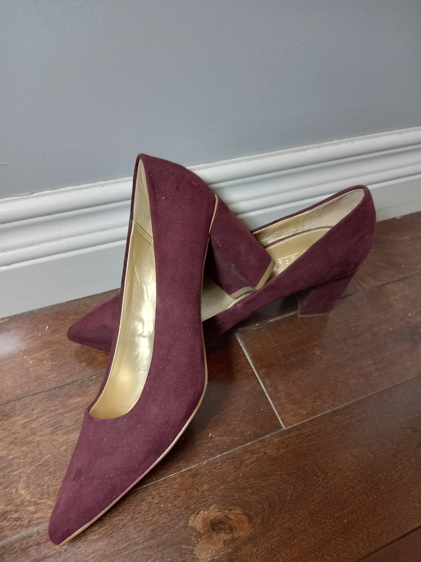 Madeline burgundy suede heels - SZ 7