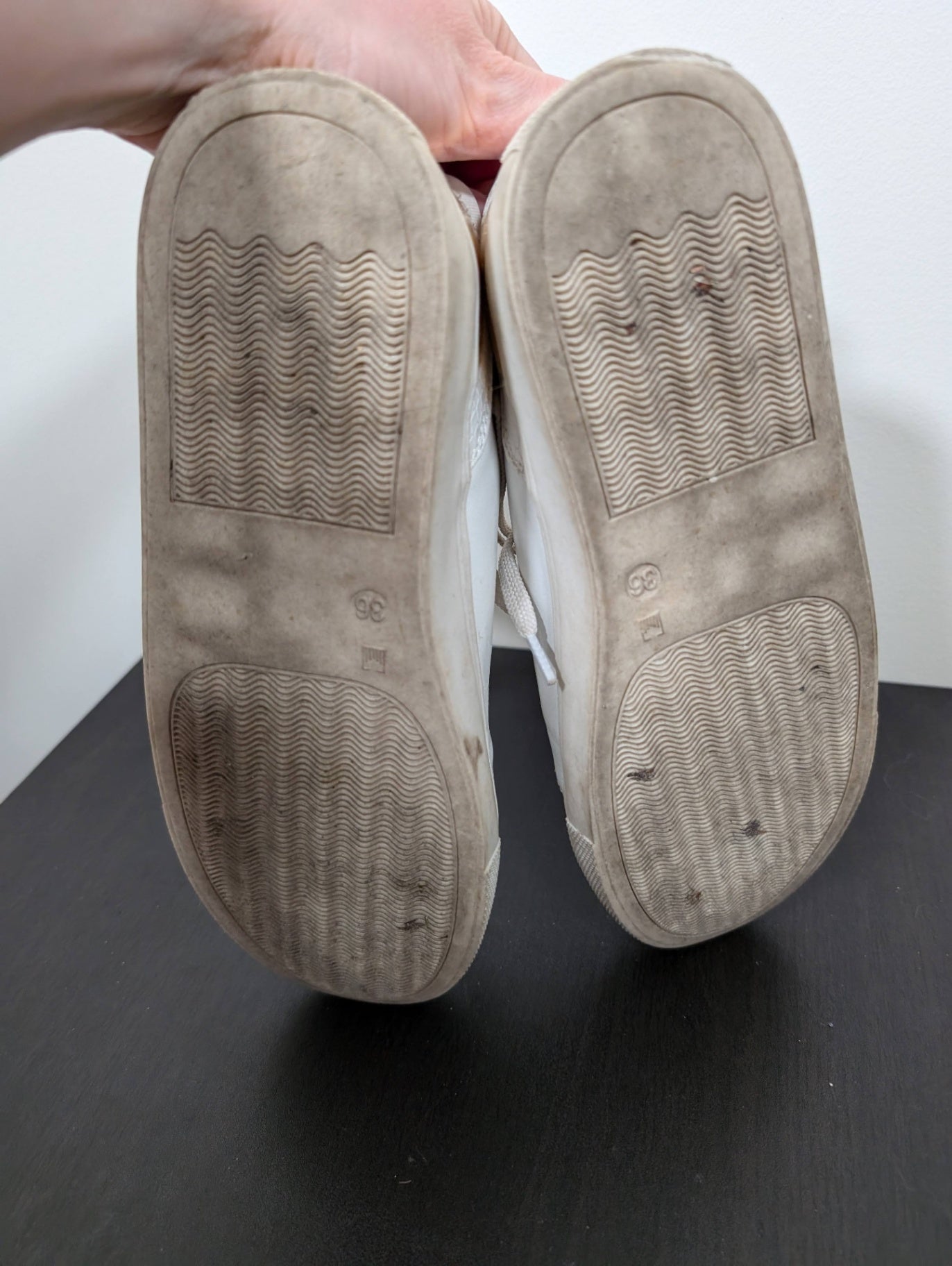 Steven Madden white/gold sneaker - SZ 36 (Minor Flaw)