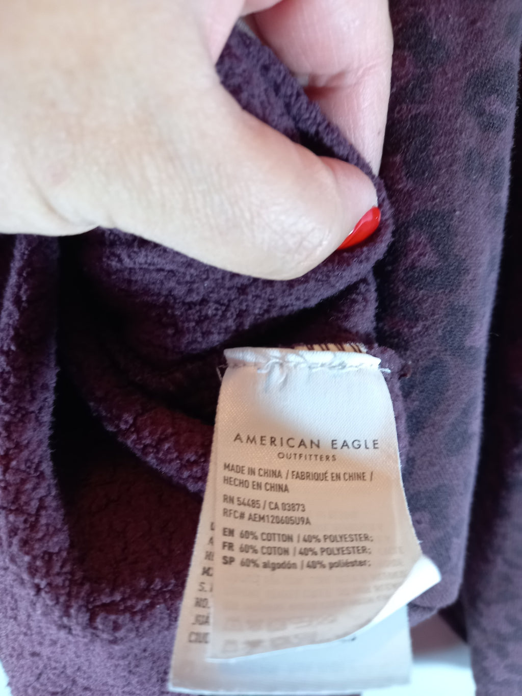 American Eagle maroon leopard print crewneck - Medium