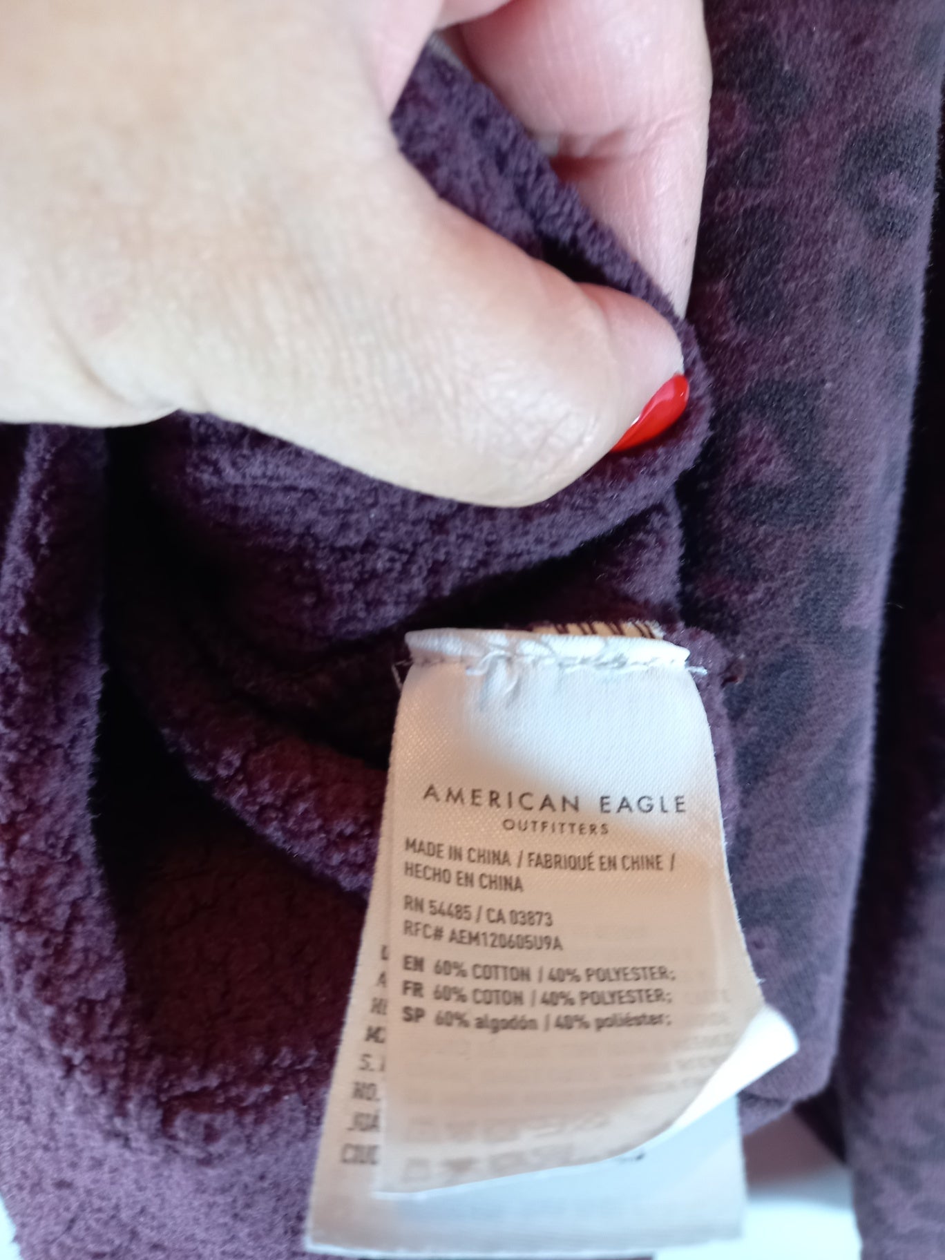 American Eagle maroon leopard print crewneck - Medium