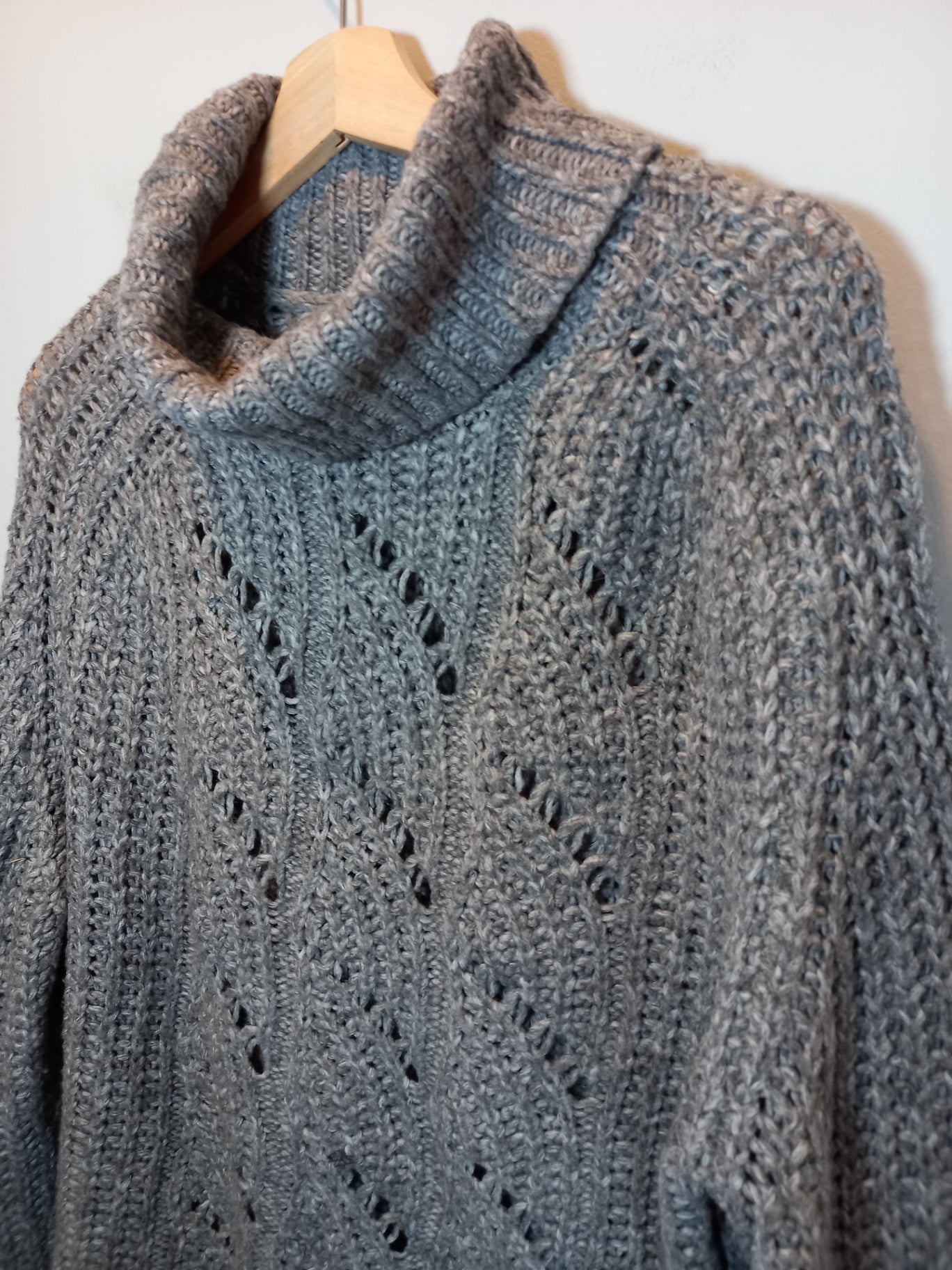 Dynamite turtleneck grey sweater - Small