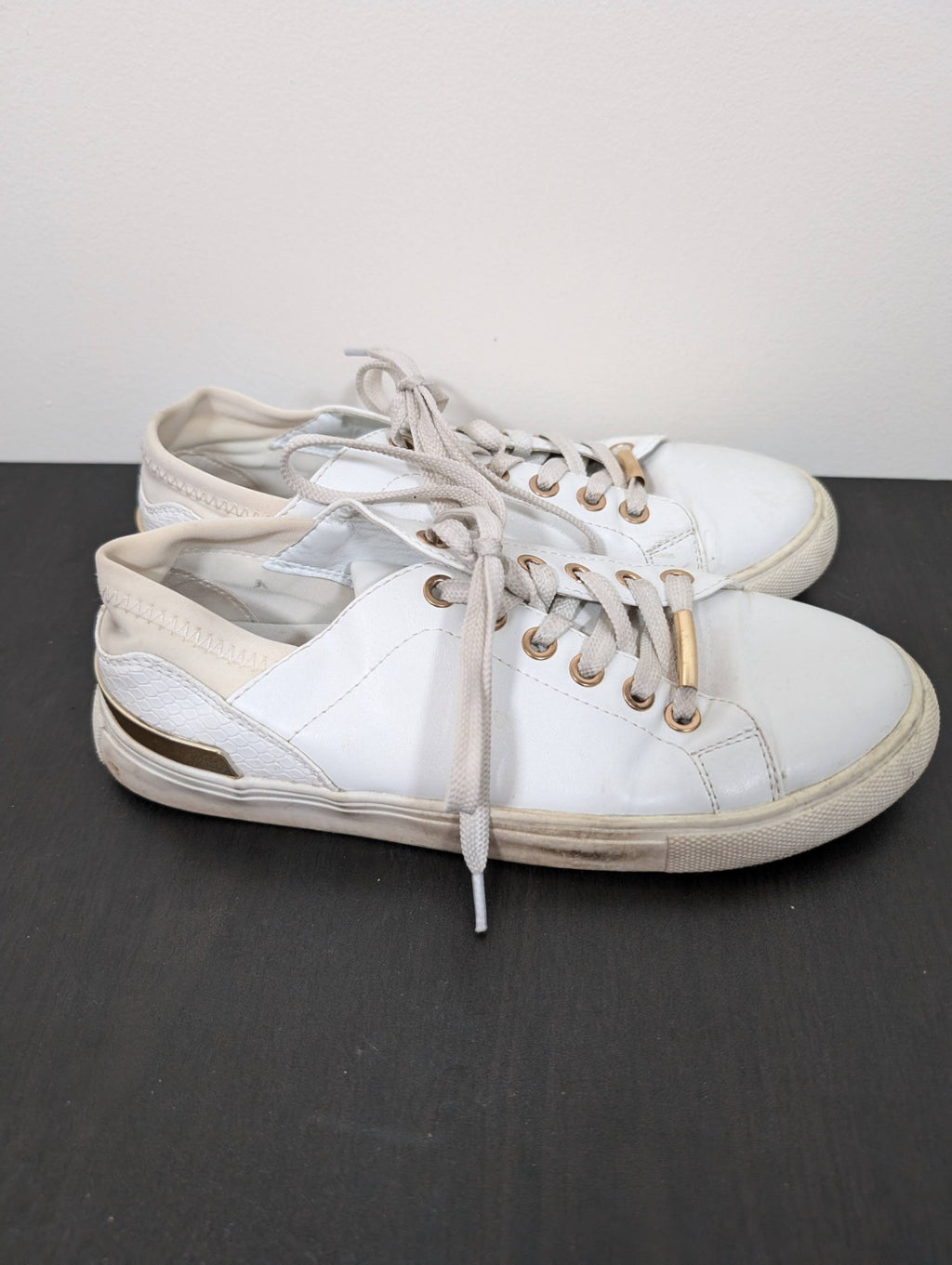 Steven Madden white/gold sneaker - SZ 36 (Minor Flaw)