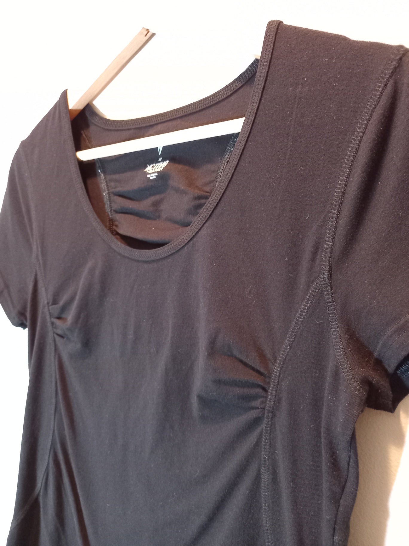 Old Navy black t-shirt - Medium