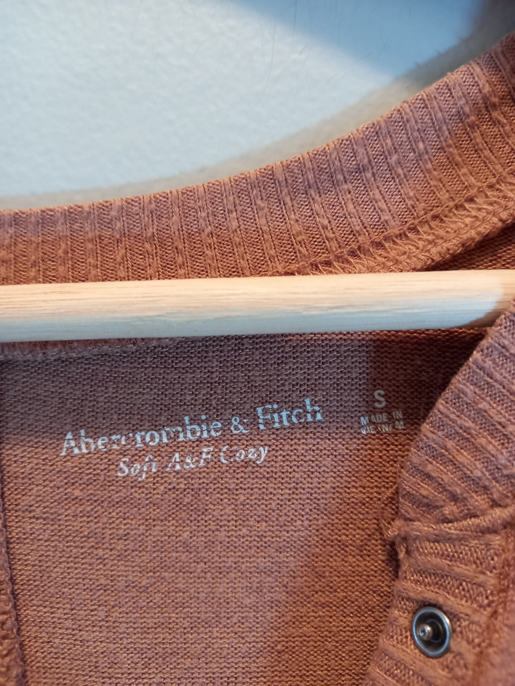 Abercrombie & Fitch tan long-sleeve - Small