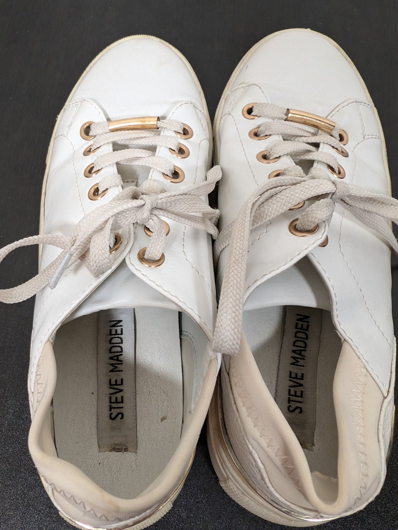 Steven Madden white/gold sneaker - SZ 36 (Minor Flaw)