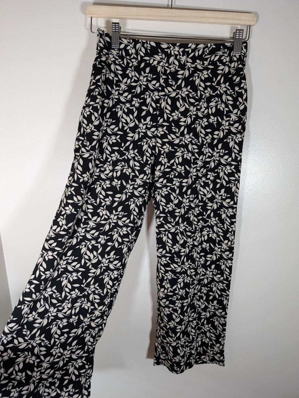 Loft Outlet petite floral pants - X-Small