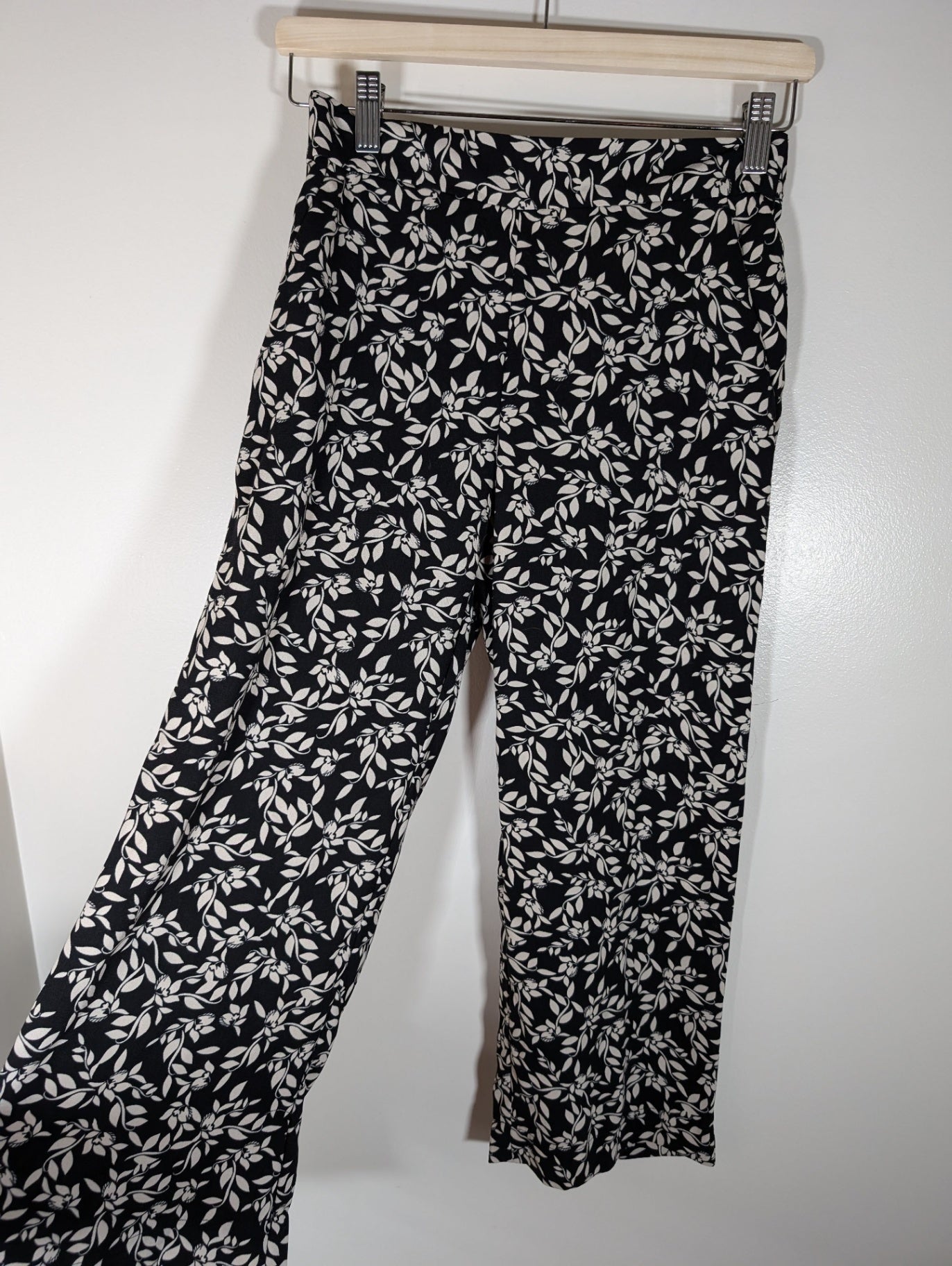 Loft Outlet petite floral pants - X-Small