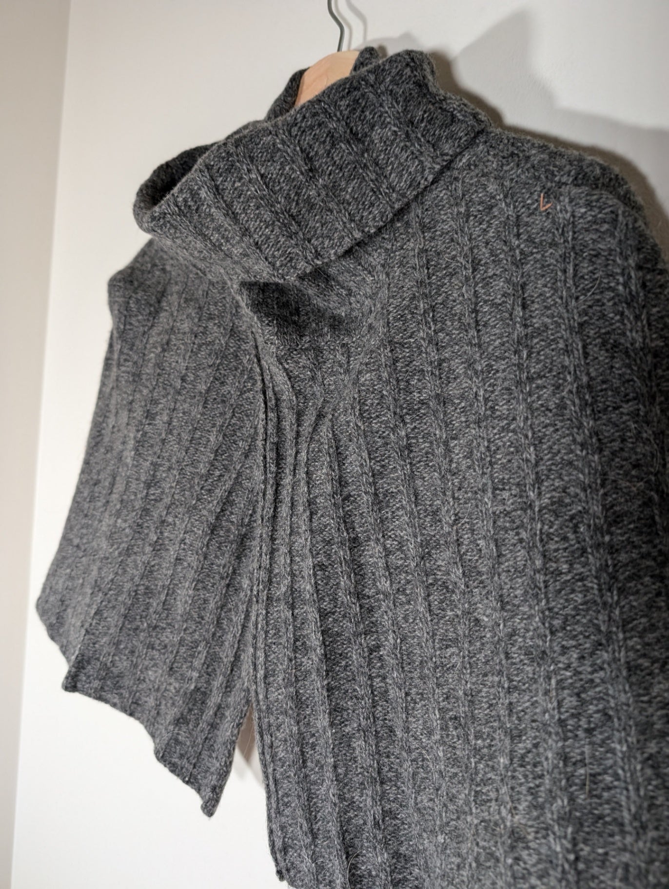 Mercer & Madison lamb wool short cloak - X-Small